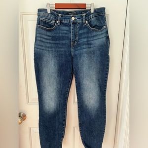 Lucky Brand size 10 /30 ankle women’s jeans medium wash
